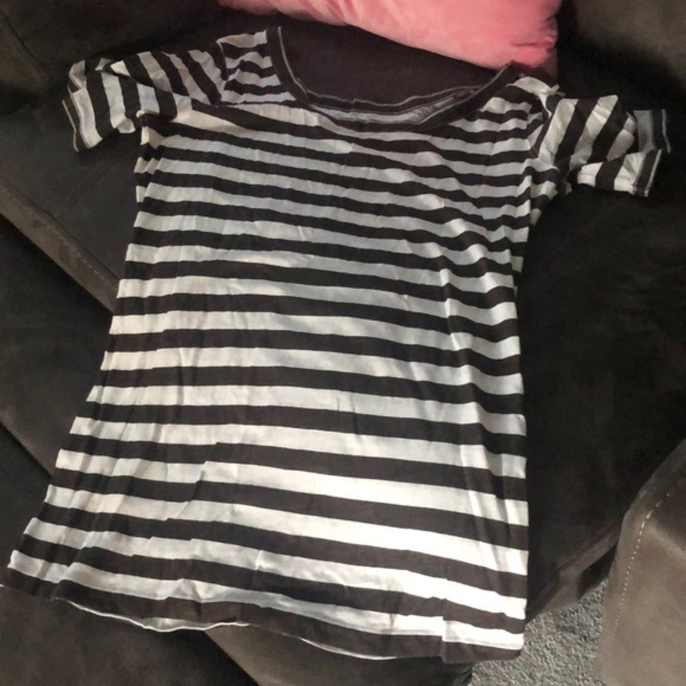 Brown and white striped short sleeve shirt size medium mossimo brand
